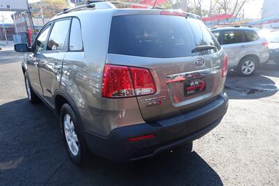 2011 Kia Sorento LX   - Photo 6 - Newark, NJ 07104