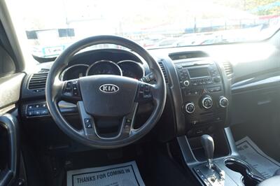 2011 Kia Sorento LX   - Photo 13 - Newark, NJ 07104