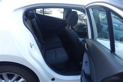 2014 Mazda Mazda3 i Touring - Photo 16 - Newark, NJ 07104