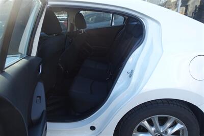 2014 Mazda Mazda3 i Touring - Photo 11 - Newark, NJ 07104