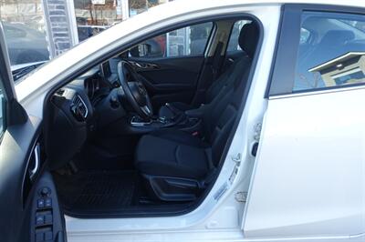 2014 Mazda Mazda3 i Touring - Photo 9 - Newark, NJ 07104