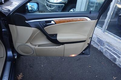 2006 Acura TL   - Photo 15 - Newark, NJ 07104