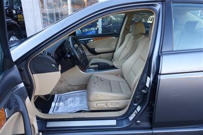 2006 Acura TL   - Photo 9 - Newark, NJ 07104