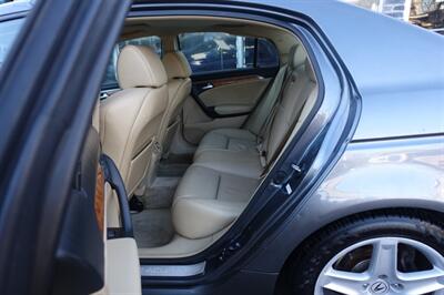 2006 Acura TL   - Photo 11 - Newark, NJ 07104