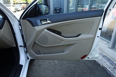 2013 Kia Optima EX   - Photo 15 - Newark, NJ 07104
