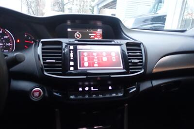 2016 Honda Accord EX-L - Photo 16 - Newark, NJ 07104