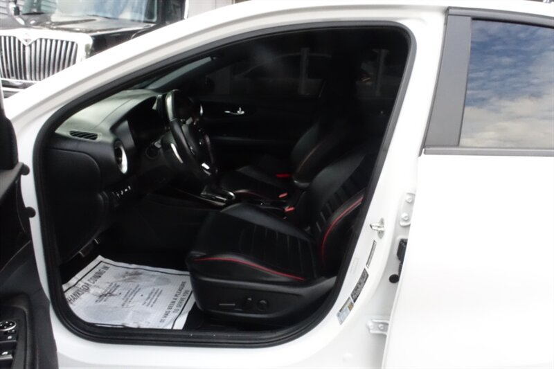 2021 Kia Forte GT photo 9