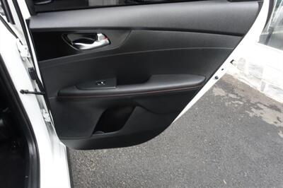 2021 Kia Forte GT Limited   - Photo 17 - Newark, NJ 07104