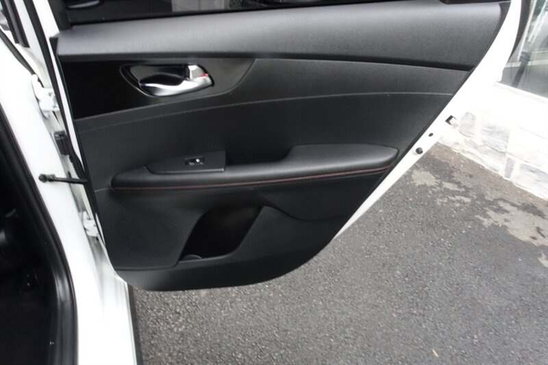 2021 Kia Forte GT photo 17
