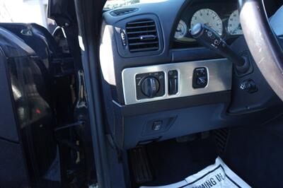 2003 Ford Thunderbird Deluxe   - Photo 19 - Newark, NJ 07104