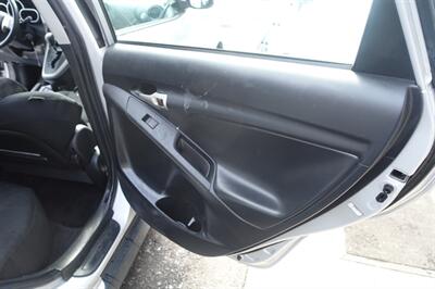 2009 Pontiac Vibe AWD   - Photo 20 - Newark, NJ 07104