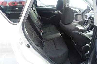 2009 Pontiac Vibe AWD   - Photo 19 - Newark, NJ 07104