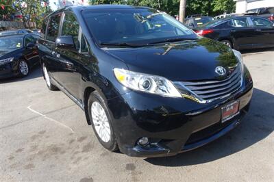 2015 Toyota Sienna XLE 8-Passenger   - Photo 3 - Newark, NJ 07104