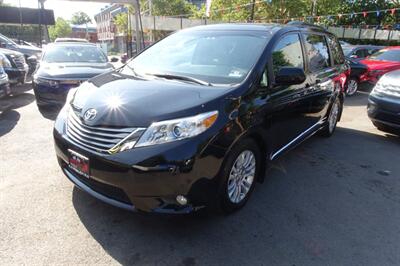 2015 Toyota Sienna XLE 8-Passenger   - Photo 1 - Newark, NJ 07104