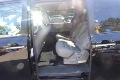 2015 Toyota Sienna XLE 8-Passenger   - Photo 11 - Newark, NJ 07104