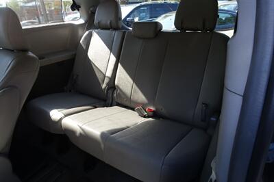 2015 Toyota Sienna XLE 8-Passenger   - Photo 12 - Newark, NJ 07104