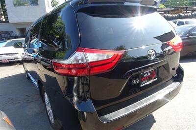 2015 Toyota Sienna XLE 8-Passenger   - Photo 5 - Newark, NJ 07104