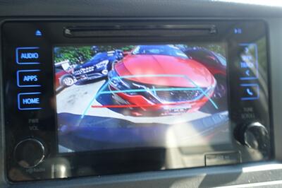 2015 Toyota Sienna XLE 8-Passenger   - Photo 19 - Newark, NJ 07104