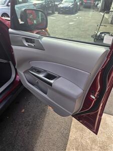 2012 Subaru Forester 2.5X Premium - Photo 16 - Newark, NJ 07104