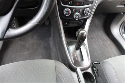 2019 Chevrolet Trax LS - Photo 19 - Newark, NJ 07104