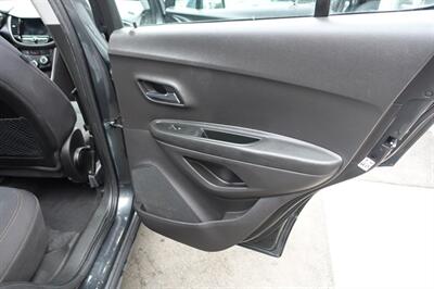 2019 Chevrolet Trax LS - Photo 17 - Newark, NJ 07104