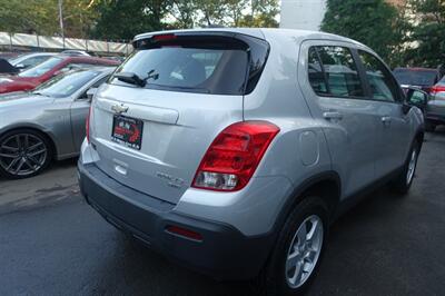 2019 Chevrolet Trax LS   - Photo 8 - Newark, NJ 07104