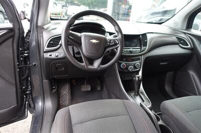 2019 Chevrolet Trax LS - Photo 13 - Newark, NJ 07104