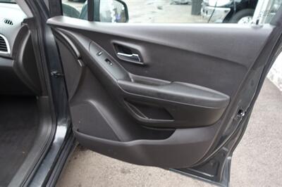 2019 Chevrolet Trax LS - Photo 15 - Newark, NJ 07104