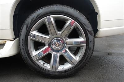 2006 Cadillac Escalade   - Photo 24 - Newark, NJ 07104