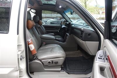 2006 Cadillac Escalade   - Photo 17 - Newark, NJ 07104