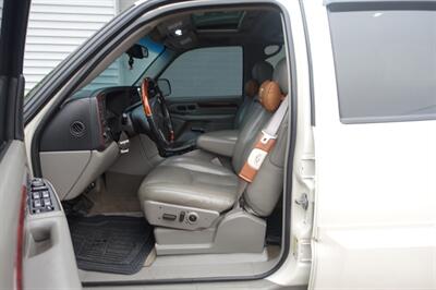 2006 Cadillac Escalade   - Photo 9 - Newark, NJ 07104