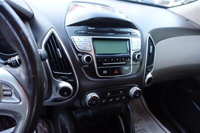 2012 Hyundai TUCSON GLS   - Photo 23 - Newark, NJ 07104