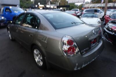 2005 Nissan Altima 2.5 S   - Photo 5 - Newark, NJ 07104