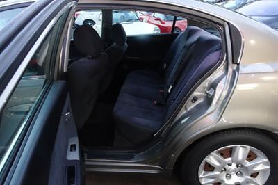 2005 Nissan Altima 2.5 S   - Photo 11 - Newark, NJ 07104