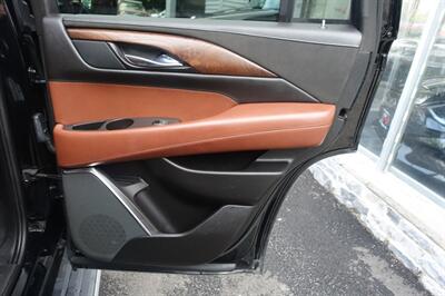 2015 Cadillac Escalade Premium   - Photo 18 - Newark, NJ 07104