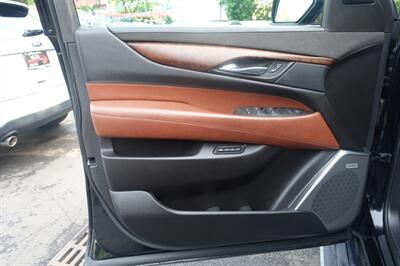 2015 Cadillac Escalade Premium   - Photo 10 - Newark, NJ 07104