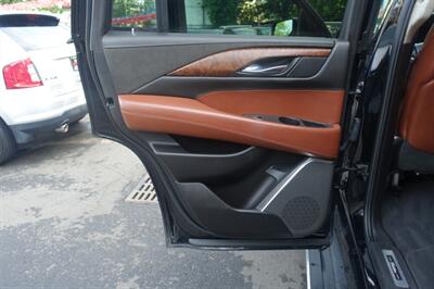 2015 Cadillac Escalade Premium   - Photo 12 - Newark, NJ 07104