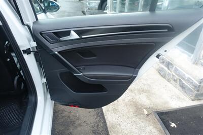 2017 Volkswagen Golf TSI SEL   - Photo 17 - Newark, NJ 07104