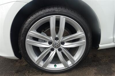 2017 Volkswagen Golf TSI SEL   - Photo 23 - Newark, NJ 07104