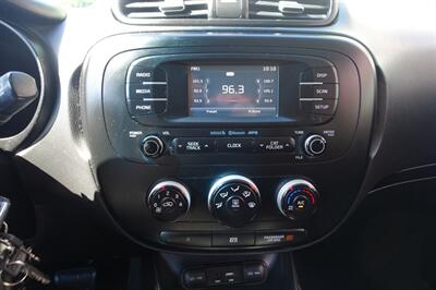 2016 Kia Soul LX   - Photo 18 - Newark, NJ 07104