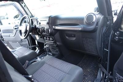 2012 Jeep Wrangler Sport   - Photo 19 - Newark, NJ 07104