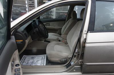 2007 Kia Spectra LX   - Photo 9 - Newark, NJ 07104