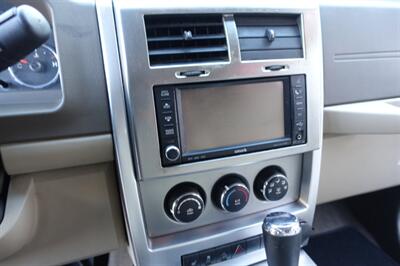 2010 Jeep Liberty Limited - Photo 25 - Newark, NJ 07104
