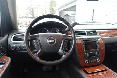 2007 Chevrolet Suburban LTZ - Photo 13 - Newark, NJ 07104