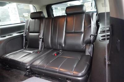 2007 Chevrolet Suburban LTZ - Photo 14 - Newark, NJ 07104