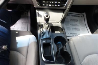 2017 Hyundai SONATA Hybrid SE   - Photo 19 - Newark, NJ 07104