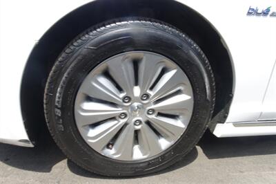 2017 Hyundai SONATA Hybrid SE   - Photo 22 - Newark, NJ 07104