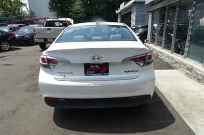 2017 Hyundai SONATA Hybrid SE   - Photo 7 - Newark, NJ 07104