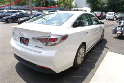 2017 Hyundai SONATA Hybrid SE   - Photo 5 - Newark, NJ 07104