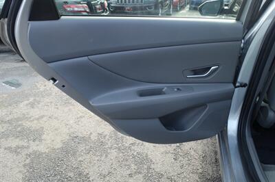 2021 Hyundai ELANTRA SEL   - Photo 12 - Newark, NJ 07104
